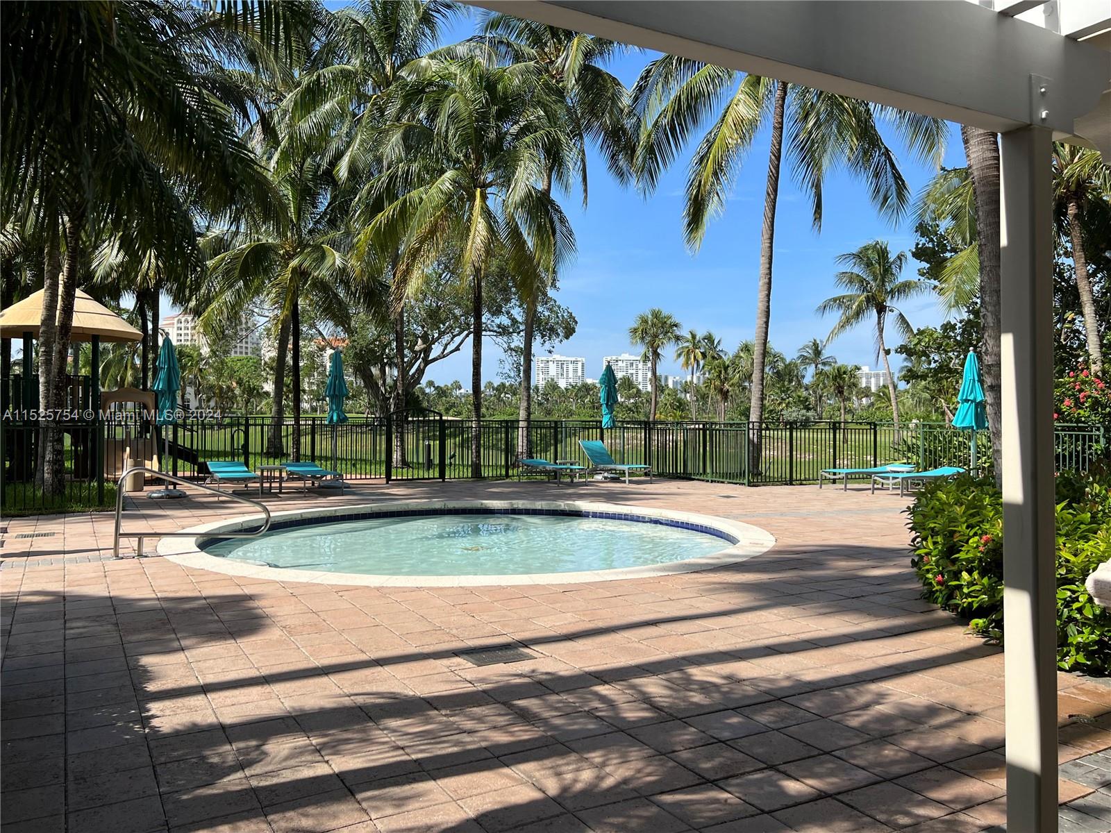 19501 W Country Club Dr 1801, Aventura, FL 33180, 1 Bedroom Bedrooms, ,1 BathroomBathrooms,Residential,For Sale,Country Club Dr,A11525754