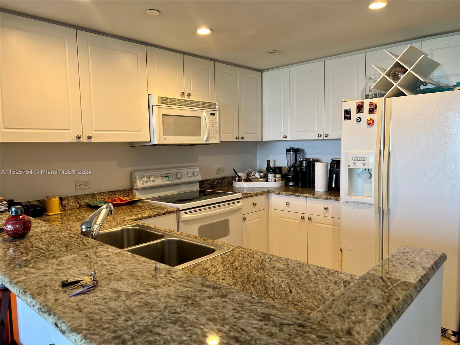 19501 W Country Club Dr 1801, Aventura, FL 33180, 1 Bedroom Bedrooms, ,1 BathroomBathrooms,Residential,For Sale,Country Club Dr,A11525754