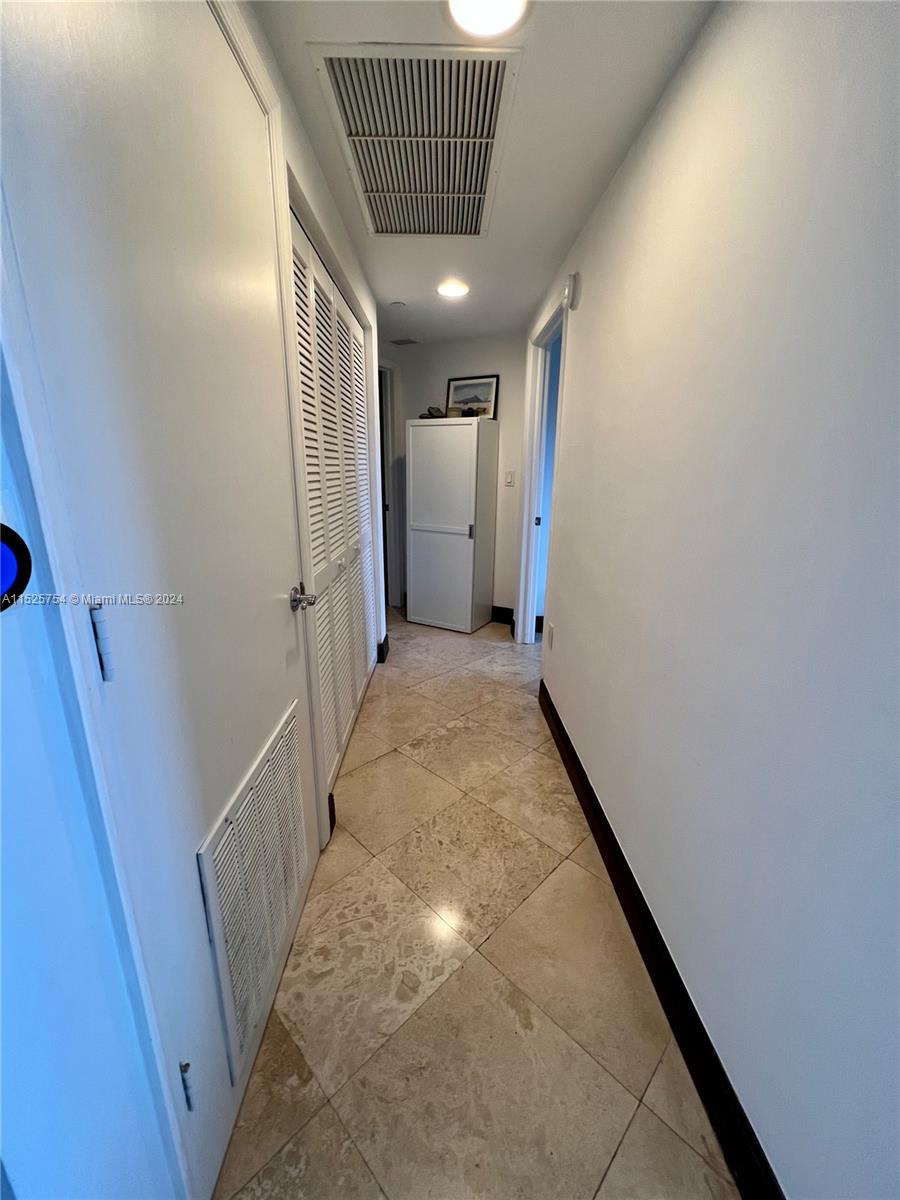19501 W Country Club Dr 1801, Aventura, FL 33180, 1 Bedroom Bedrooms, ,1 BathroomBathrooms,Residential,For Sale,Country Club Dr,A11525754