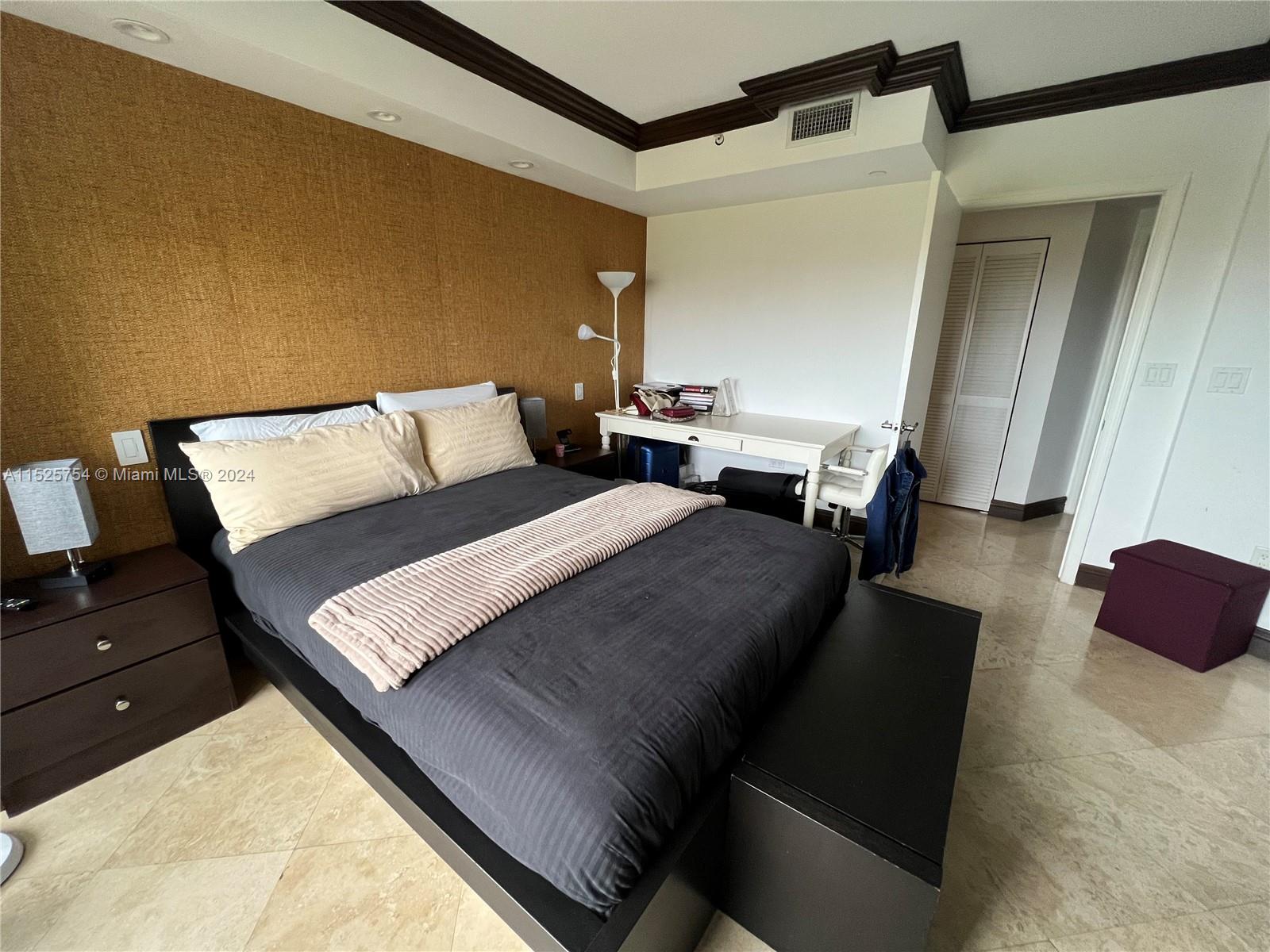 19501 W Country Club Dr 1801, Aventura, FL 33180, 1 Bedroom Bedrooms, ,1 BathroomBathrooms,Residential,For Sale,Country Club Dr,A11525754