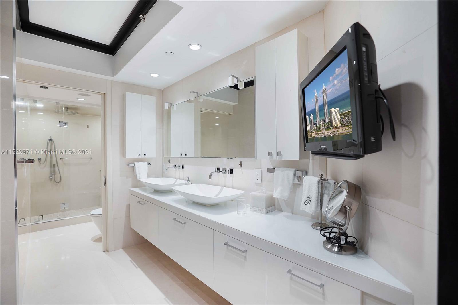 4775 Collins Ave 501, Miami Beach, Florida 33140, 2 Bedrooms Bedrooms, ,3 BathroomsBathrooms,Residential,For Sale,4775 Collins Ave 501,A11522974