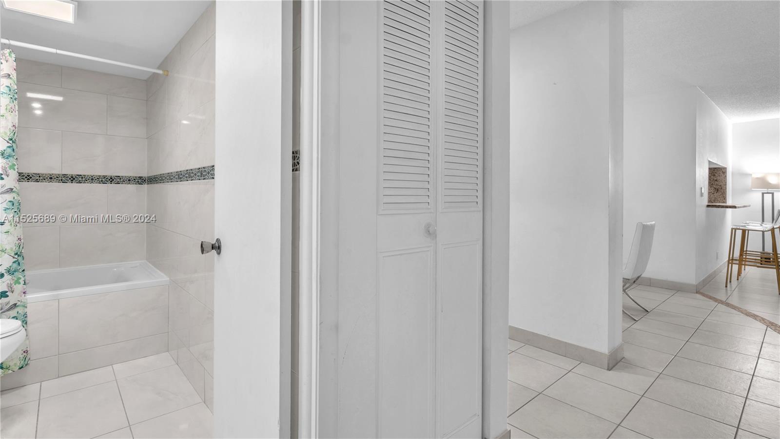 400 NE 12th Ave 103, Hallandale Beach, Florida 33009, 2 Bedrooms Bedrooms, ,2 BathroomsBathrooms,Residential,For Sale,400 NE 12th Ave 103,A11525689