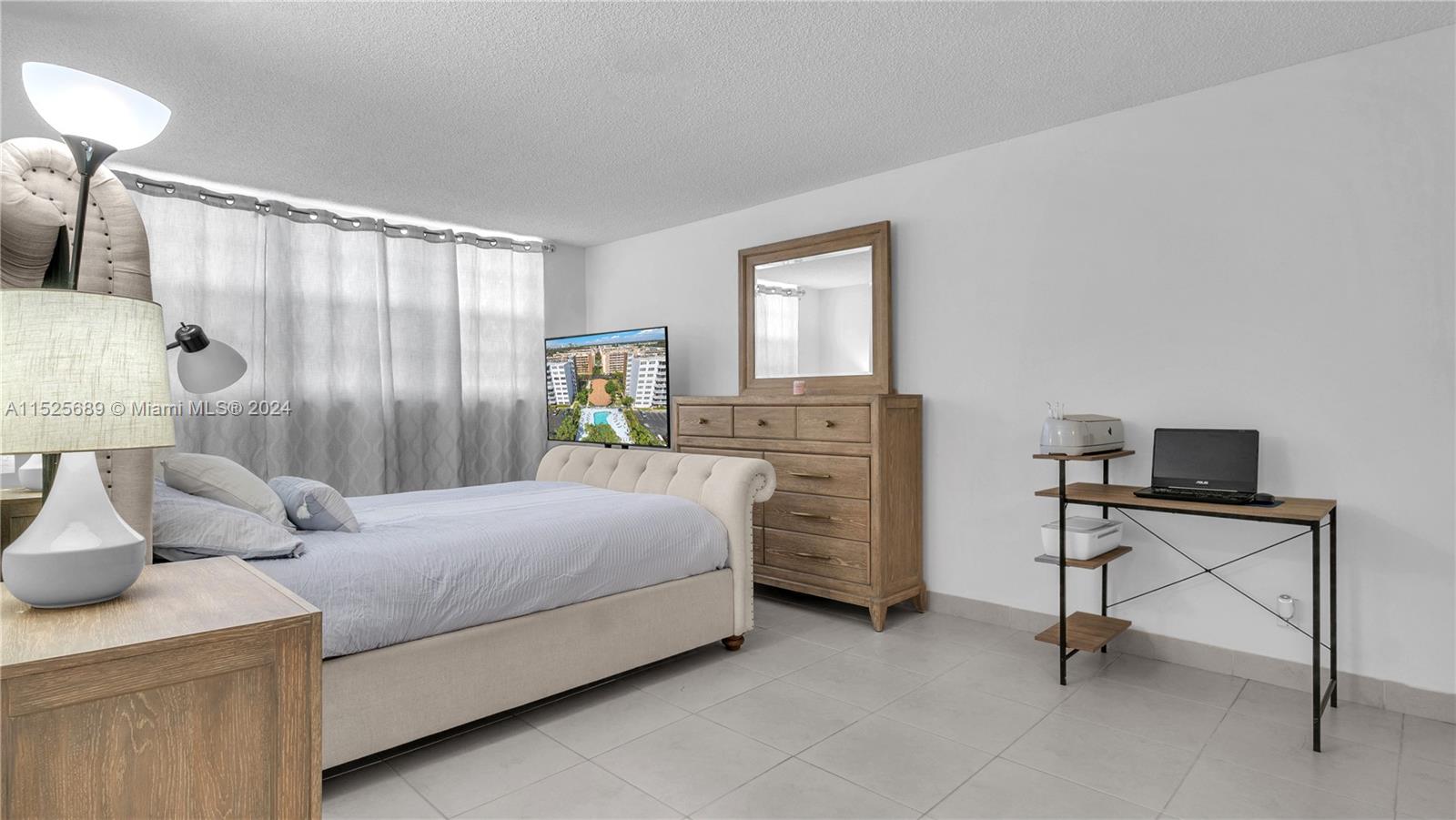 400 NE 12th Ave 103, Hallandale Beach, Florida 33009, 2 Bedrooms Bedrooms, ,2 BathroomsBathrooms,Residential,For Sale,400 NE 12th Ave 103,A11525689