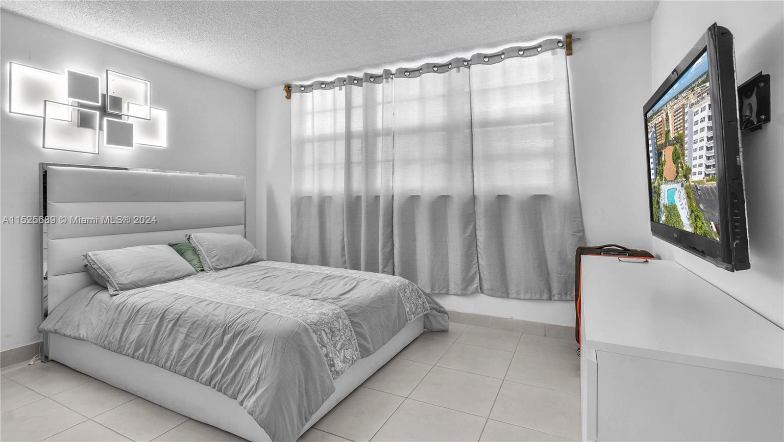 400 NE 12th Ave 103, Hallandale Beach, Florida 33009, 2 Bedrooms Bedrooms, ,2 BathroomsBathrooms,Residential,For Sale,400 NE 12th Ave 103,A11525689