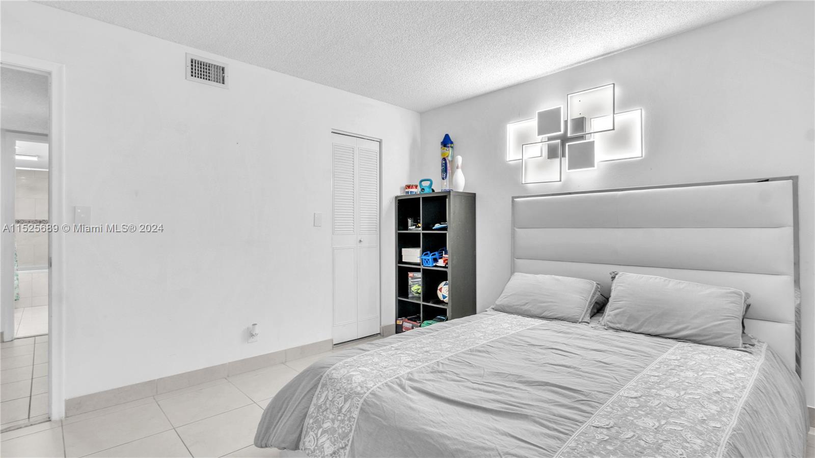 400 NE 12th Ave 103, Hallandale Beach, Florida 33009, 2 Bedrooms Bedrooms, ,2 BathroomsBathrooms,Residential,For Sale,400 NE 12th Ave 103,A11525689