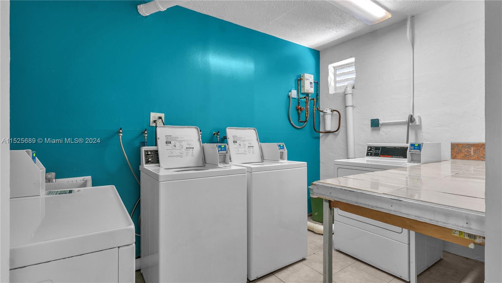 400 NE 12th Ave 103, Hallandale Beach, Florida 33009, 2 Bedrooms Bedrooms, ,2 BathroomsBathrooms,Residential,For Sale,400 NE 12th Ave 103,A11525689