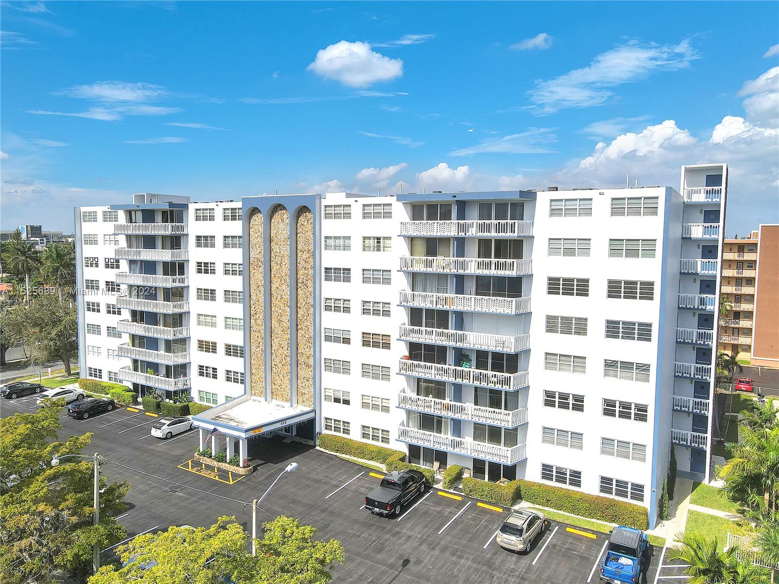 400 NE 12th Ave 103, Hallandale Beach, Florida 33009, 2 Bedrooms Bedrooms, ,2 BathroomsBathrooms,Residential,For Sale,400 NE 12th Ave 103,A11525689