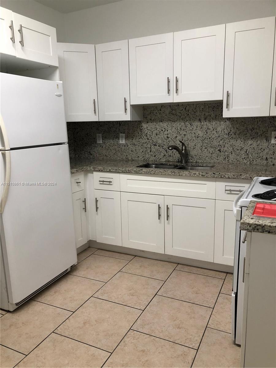 3507 Ponce De Leon Blvd 3507, Coral Gables, Florida 33134, 2 Bedrooms Bedrooms, ,2 BathroomsBathrooms,Residentiallease,For Rent,3507 Ponce De Leon Blvd 3507,A11510861