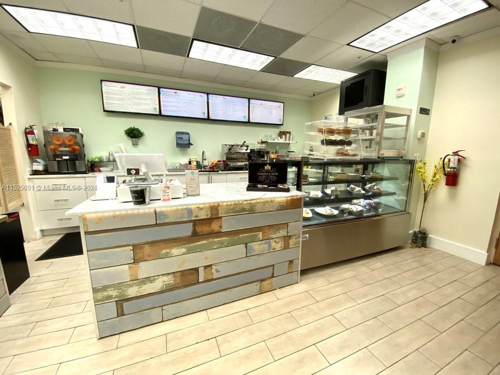 3901 S Ocean Dr 2B, Hollywood, Florida 33019, 1 Bedroom Bedrooms, ,1 BathroomBathrooms,Residentiallease,For Rent,3901 S Ocean Dr 2B,A11525091