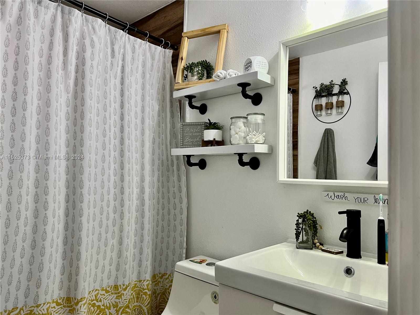 1327 22nd Ter, Fort Lauderdale, FL, 33312 United States, 3 Bedrooms Bedrooms, ,2 BathroomsBathrooms,Residential,For Sale,22nd Ter,A11525373