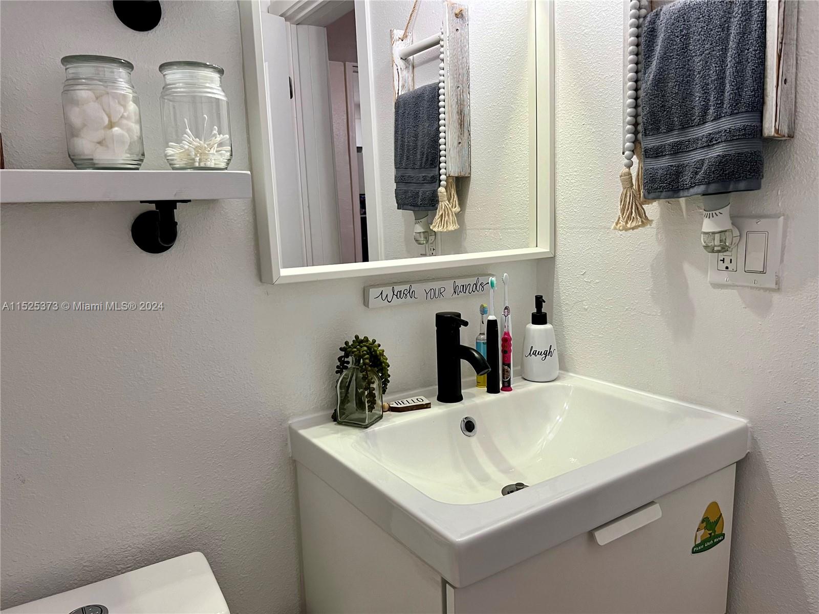 1327 22nd Ter, Fort Lauderdale, FL, 33312 United States, 3 Bedrooms Bedrooms, ,2 BathroomsBathrooms,Residential,For Sale,22nd Ter,A11525373