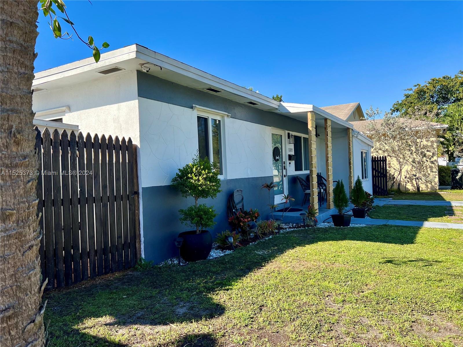 1327 22nd Ter, Fort Lauderdale, FL, 33312 United States, 3 Bedrooms Bedrooms, ,2 BathroomsBathrooms,Residential,For Sale,22nd Ter,A11525373