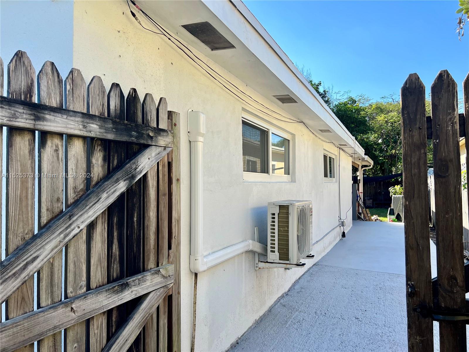 1327 22nd Ter, Fort Lauderdale, FL, 33312 United States, 3 Bedrooms Bedrooms, ,2 BathroomsBathrooms,Residential,For Sale,22nd Ter,A11525373