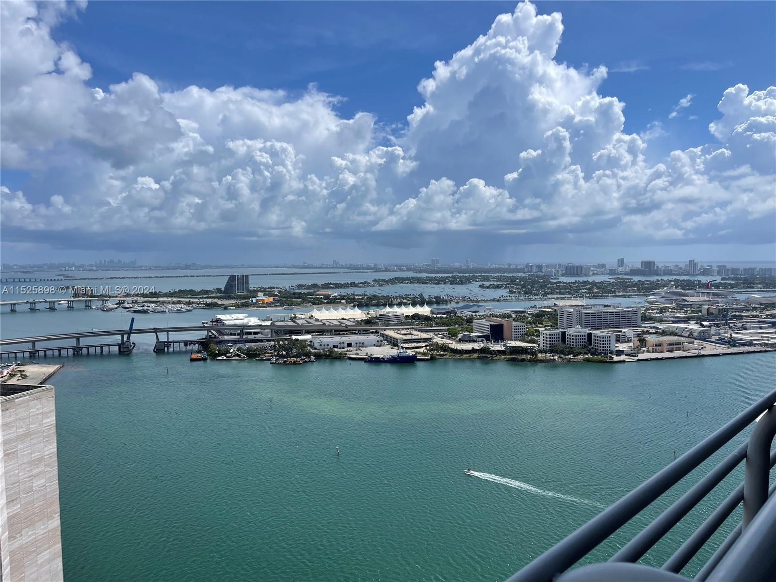 Enjoy gorgeous views from this upgraded lower penthouse unit at One Miami East. Soaring ceilings and waterfront
location make this an enviable property. Walking distance to the city's best dining and entertainment.  This property is perfect to enjoy the best that Miami has to offer.