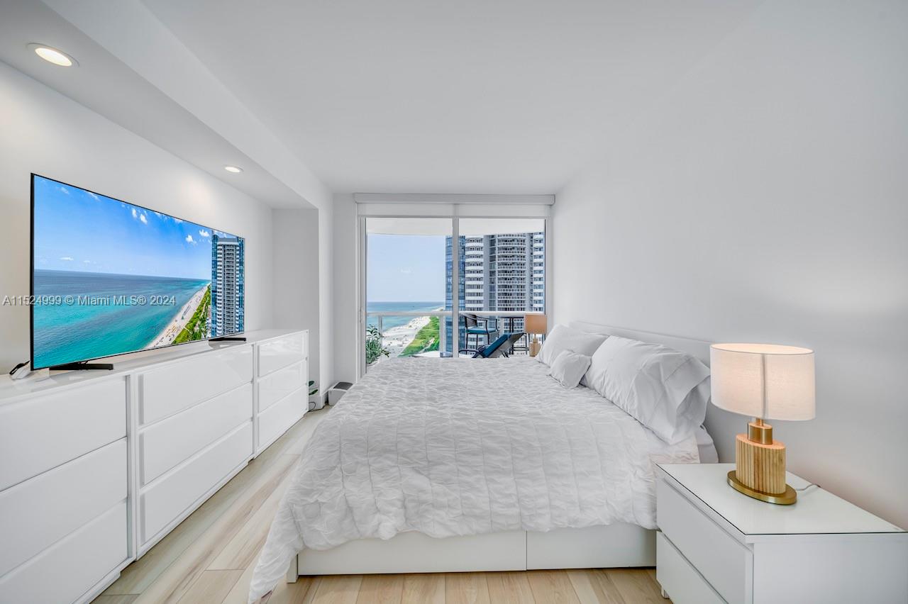 6365 Collins Ave 2406, Miami Beach, Florida 33141, 1 Bedroom Bedrooms, ,1 BathroomBathrooms,Residential,For Sale,6365 Collins Ave 2406,A11524999