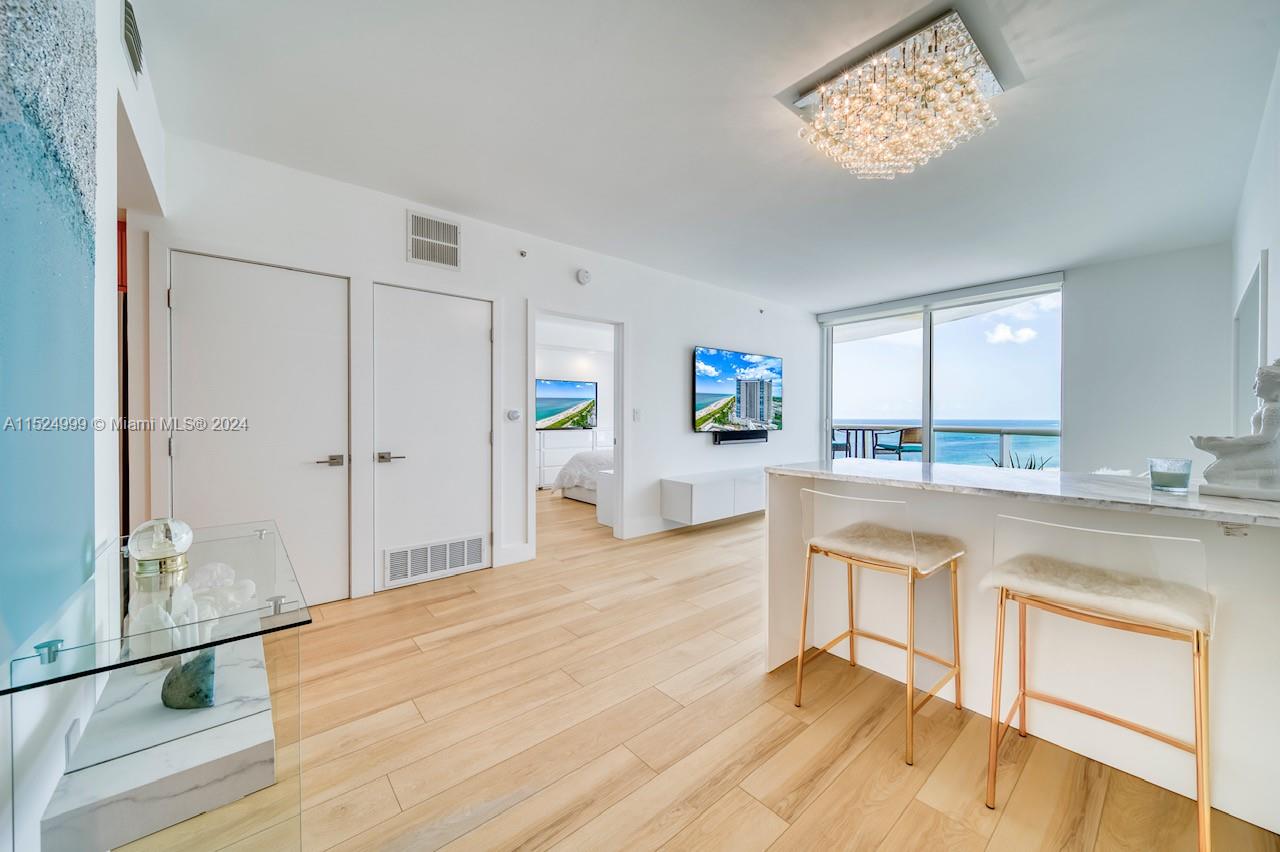 6365 Collins Ave 2406, Miami Beach, Florida 33141, 1 Bedroom Bedrooms, ,1 BathroomBathrooms,Residential,For Sale,6365 Collins Ave 2406,A11524999