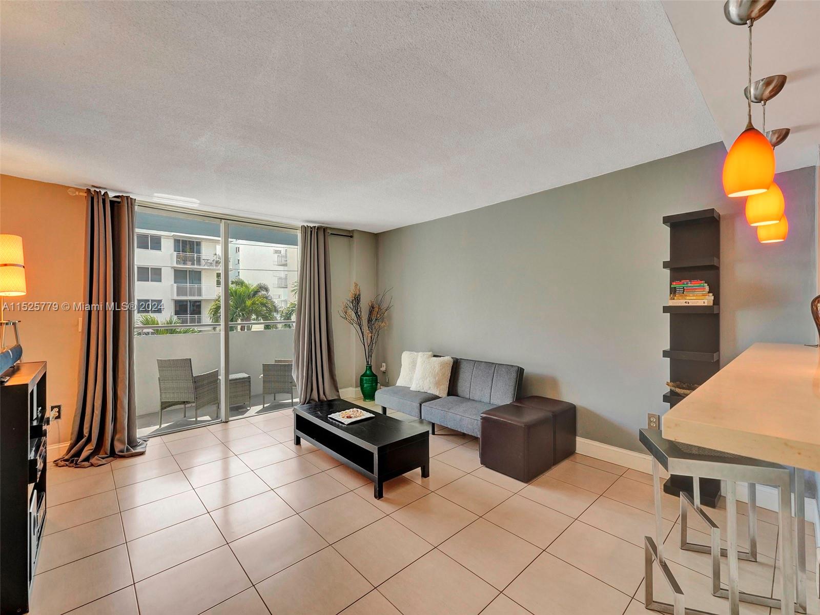 1658 Bay Rd 303, Miami Beach, Florida 33139, 1 Bedroom Bedrooms, ,1 BathroomBathrooms,Residentiallease,For Rent,1658 Bay Rd 303,A11525779