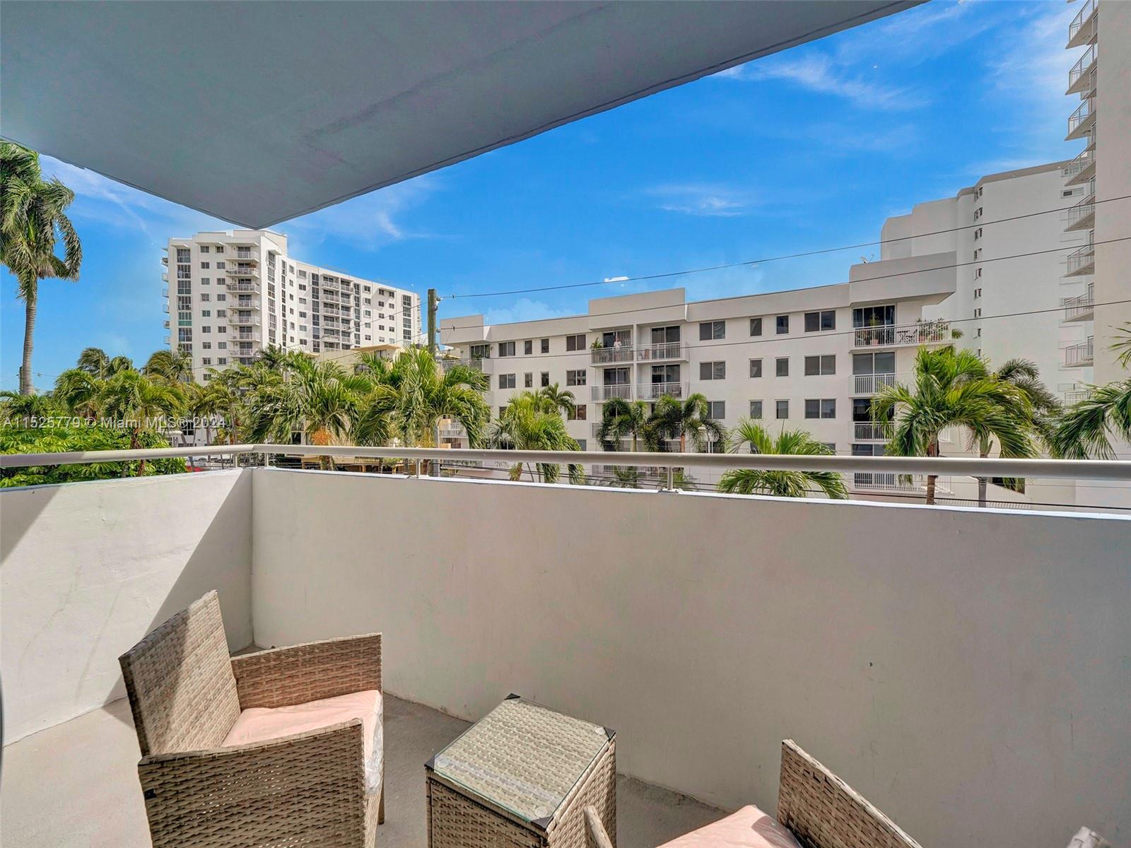 1658 Bay Rd 303, Miami Beach, Florida 33139, 1 Bedroom Bedrooms, ,1 BathroomBathrooms,Residentiallease,For Rent,1658 Bay Rd 303,A11525779