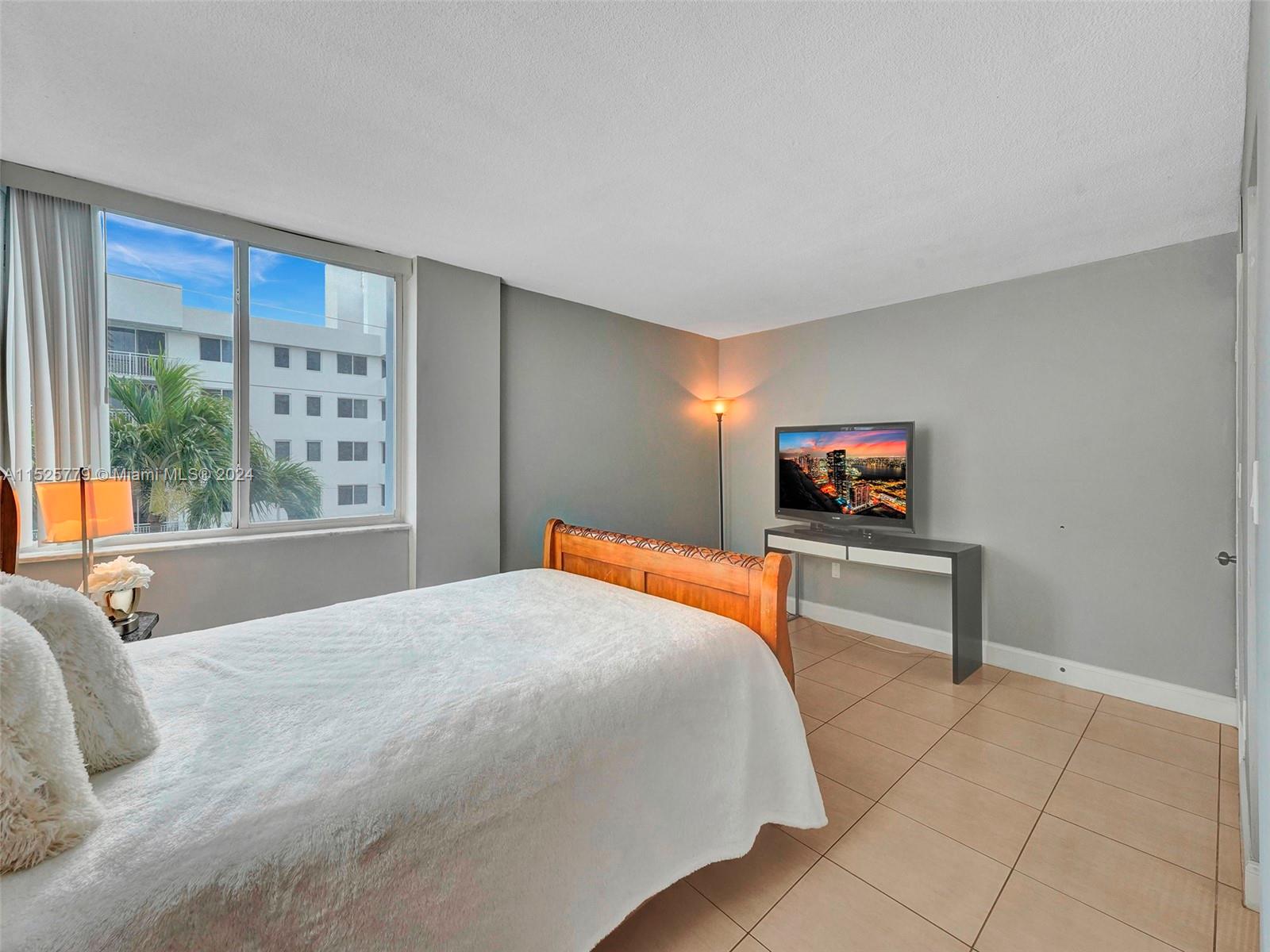 1658 Bay Rd 303, Miami Beach, Florida 33139, 1 Bedroom Bedrooms, ,1 BathroomBathrooms,Residentiallease,For Rent,1658 Bay Rd 303,A11525779