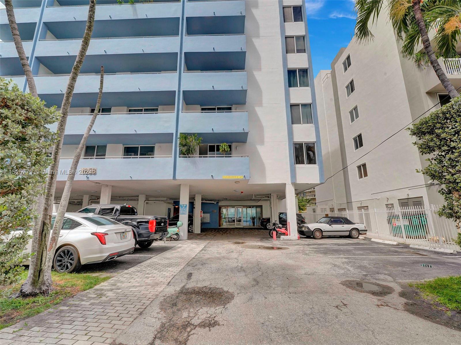 1658 Bay Rd 303, Miami Beach, Florida 33139, 1 Bedroom Bedrooms, ,1 BathroomBathrooms,Residentiallease,For Rent,1658 Bay Rd 303,A11525779