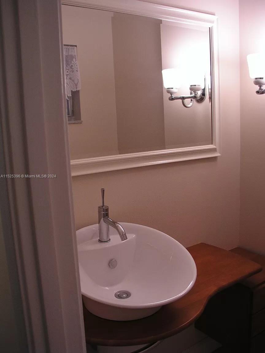 1445 Atlantic Shores Blvd 306, Hallandale Beach, Florida 33009, 1 Bedroom Bedrooms, ,1 BathroomBathrooms,Residential,For Sale,1445 Atlantic Shores Blvd 306,A11525396