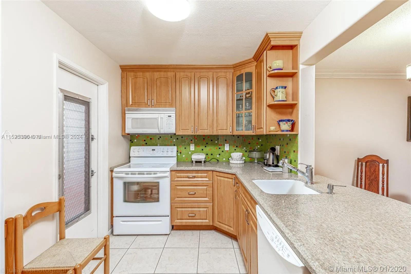 1445 Atlantic Shores Blvd 306, Hallandale Beach, Florida 33009, 1 Bedroom Bedrooms, ,1 BathroomBathrooms,Residential,For Sale,1445 Atlantic Shores Blvd 306,A11525396
