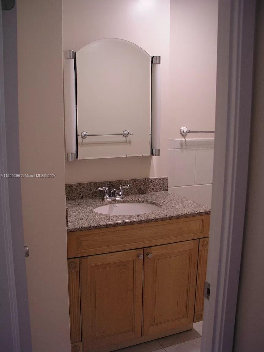 1445 Atlantic Shores Blvd 306, Hallandale Beach, Florida 33009, 1 Bedroom Bedrooms, ,1 BathroomBathrooms,Residential,For Sale,1445 Atlantic Shores Blvd 306,A11525396