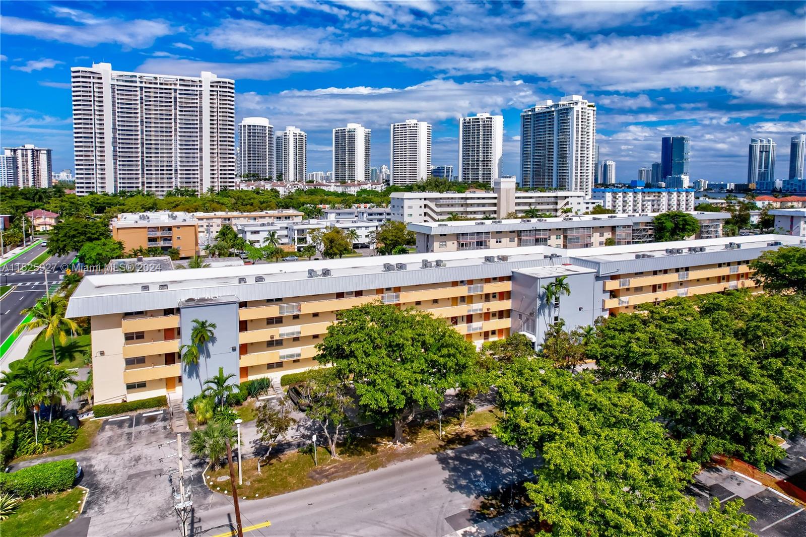 3551 NE 169th St 100, North Miami Beach, Florida 33160, 2 Bedrooms Bedrooms, ,2 BathroomsBathrooms,Residential,For Sale,3551 NE 169th St 100,A11525927