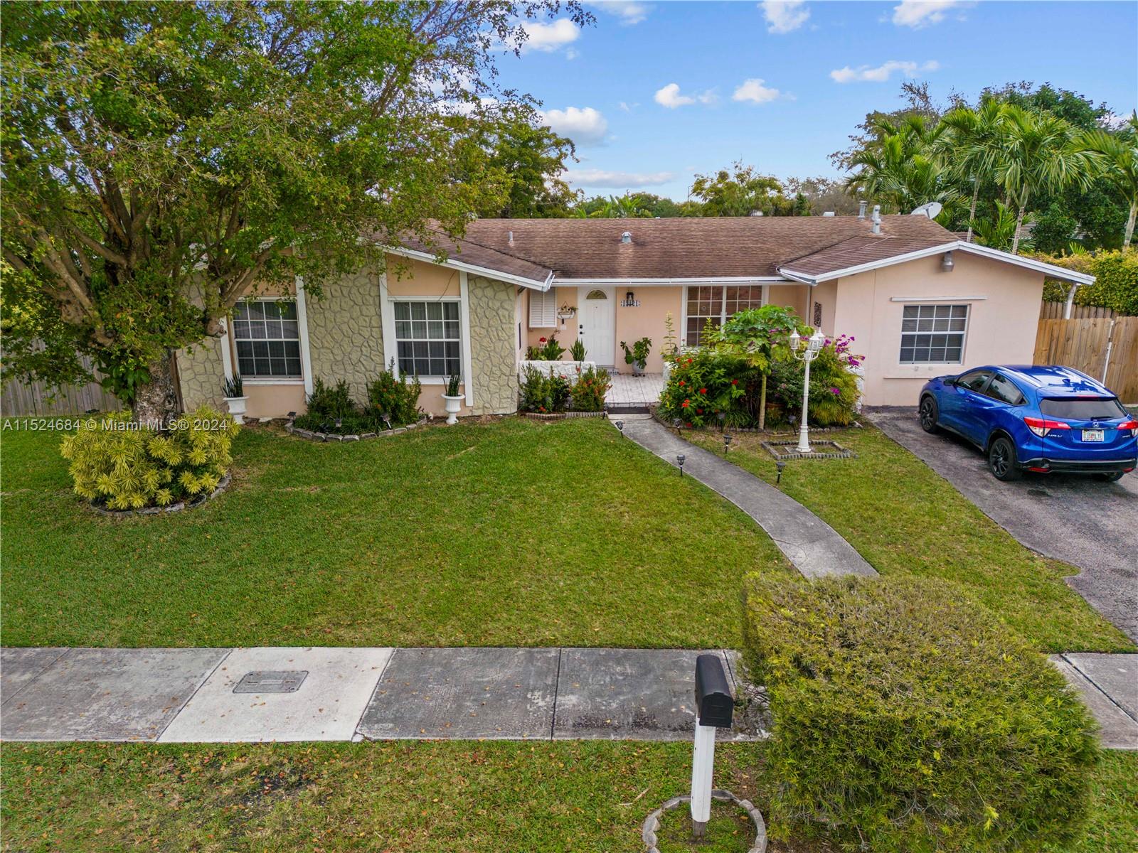 12121 SW 106th St  For Sale A11524684, FL