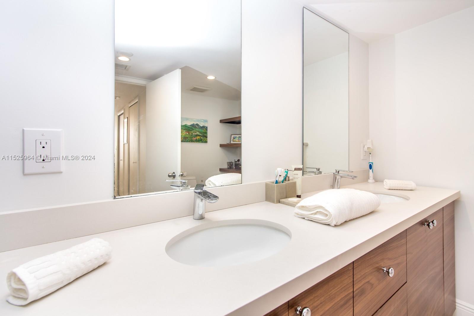 1717 N Bayshore Dr A-2041, Miami, Florida 33132, 3 Bedrooms Bedrooms, ,2 BathroomsBathrooms,Residential,For Sale,1717 N Bayshore Dr A-2041,A11525964