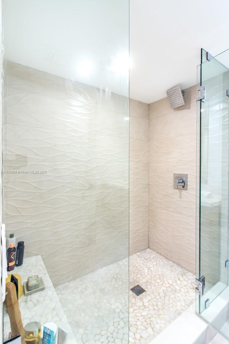 1717 N Bayshore Dr A-2041, Miami, Florida 33132, 3 Bedrooms Bedrooms, ,2 BathroomsBathrooms,Residential,For Sale,1717 N Bayshore Dr A-2041,A11525964