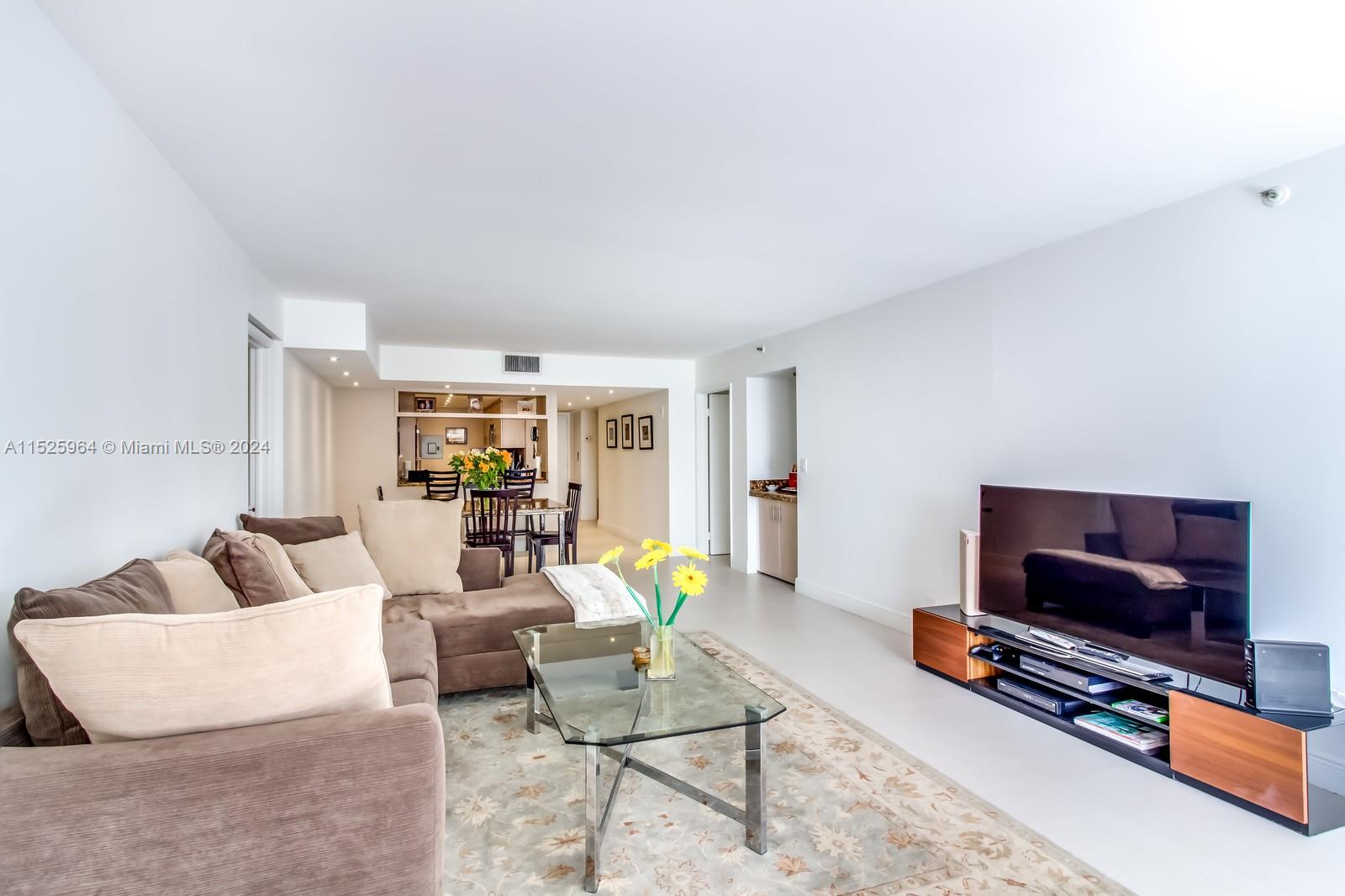 1717 N Bayshore Dr A-2041, Miami, Florida 33132, 3 Bedrooms Bedrooms, ,2 BathroomsBathrooms,Residential,For Sale,1717 N Bayshore Dr A-2041,A11525964