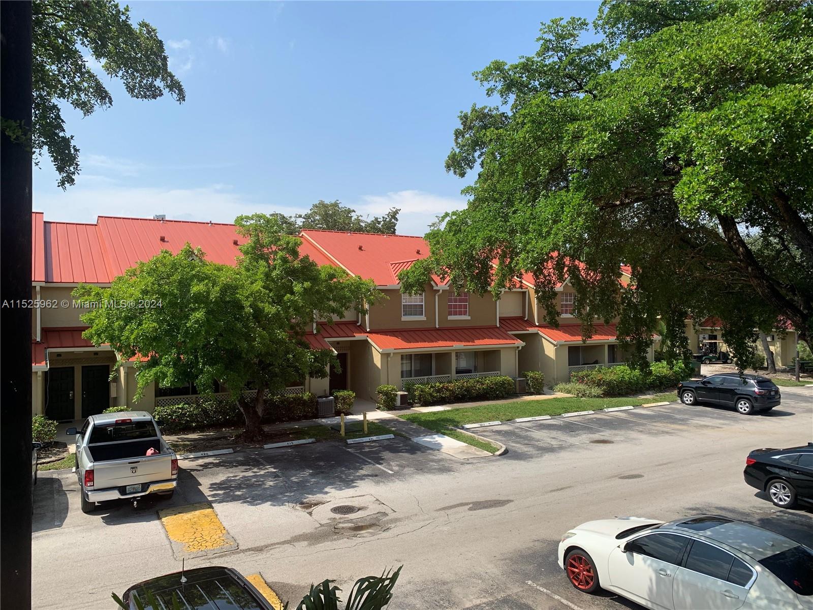 18350 NW 68th Ave I, Hialeah, Florida 33015, 2 Bedrooms Bedrooms, ,2 BathroomsBathrooms,Residential,For Sale,18350 NW 68th Ave I,A11525962