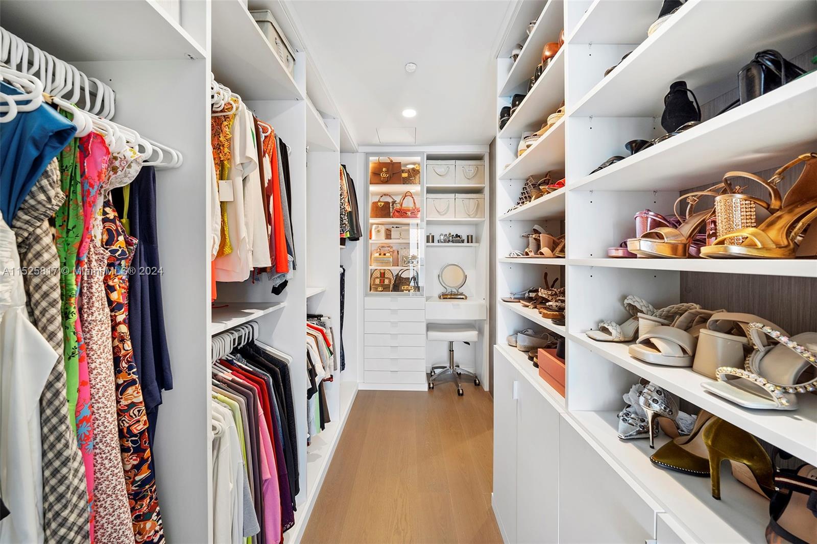 5775 Collins Ave, Miami Beach, FL, 33140 United States, 3 Bedrooms Bedrooms, ,3 BathroomsBathrooms,Residential,For Sale,Collins Ave,A11525817