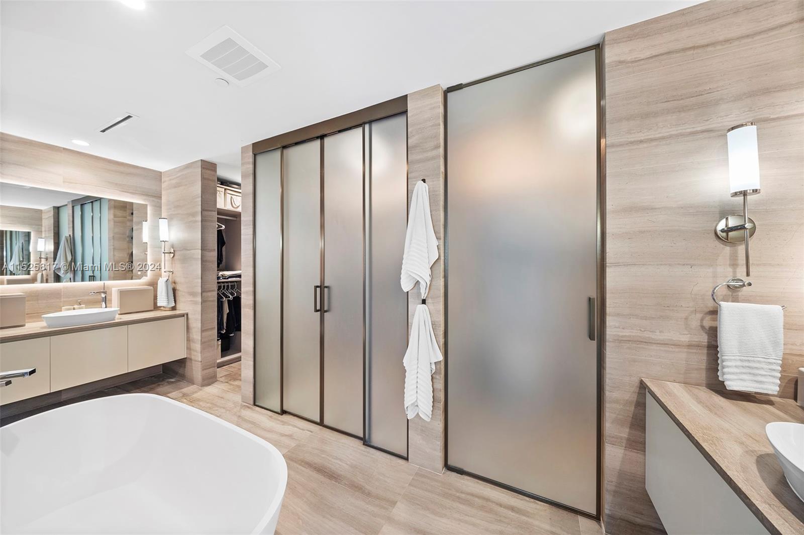 5775 Collins Ave, Miami Beach, FL, 33140 United States, 3 Bedrooms Bedrooms, ,3 BathroomsBathrooms,Residential,For Sale,Collins Ave,A11525817