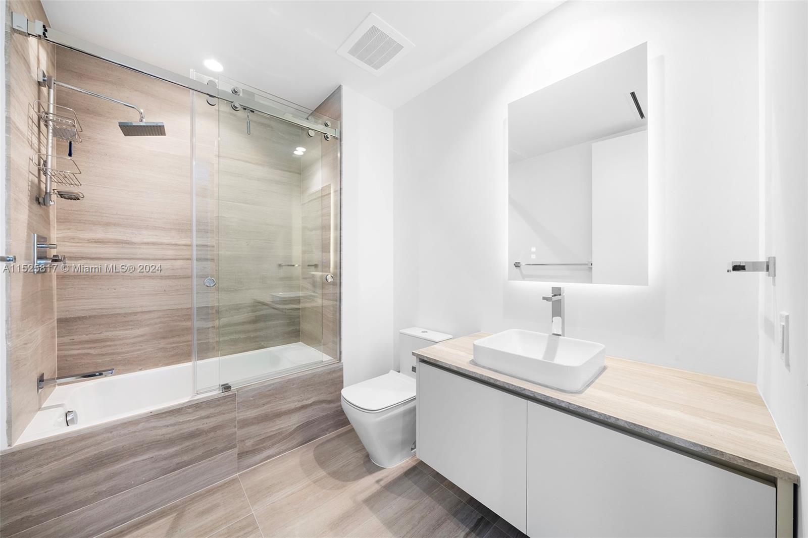 5775 Collins Ave, Miami Beach, FL, 33140 United States, 3 Bedrooms Bedrooms, ,3 BathroomsBathrooms,Residential,For Sale,Collins Ave,A11525817