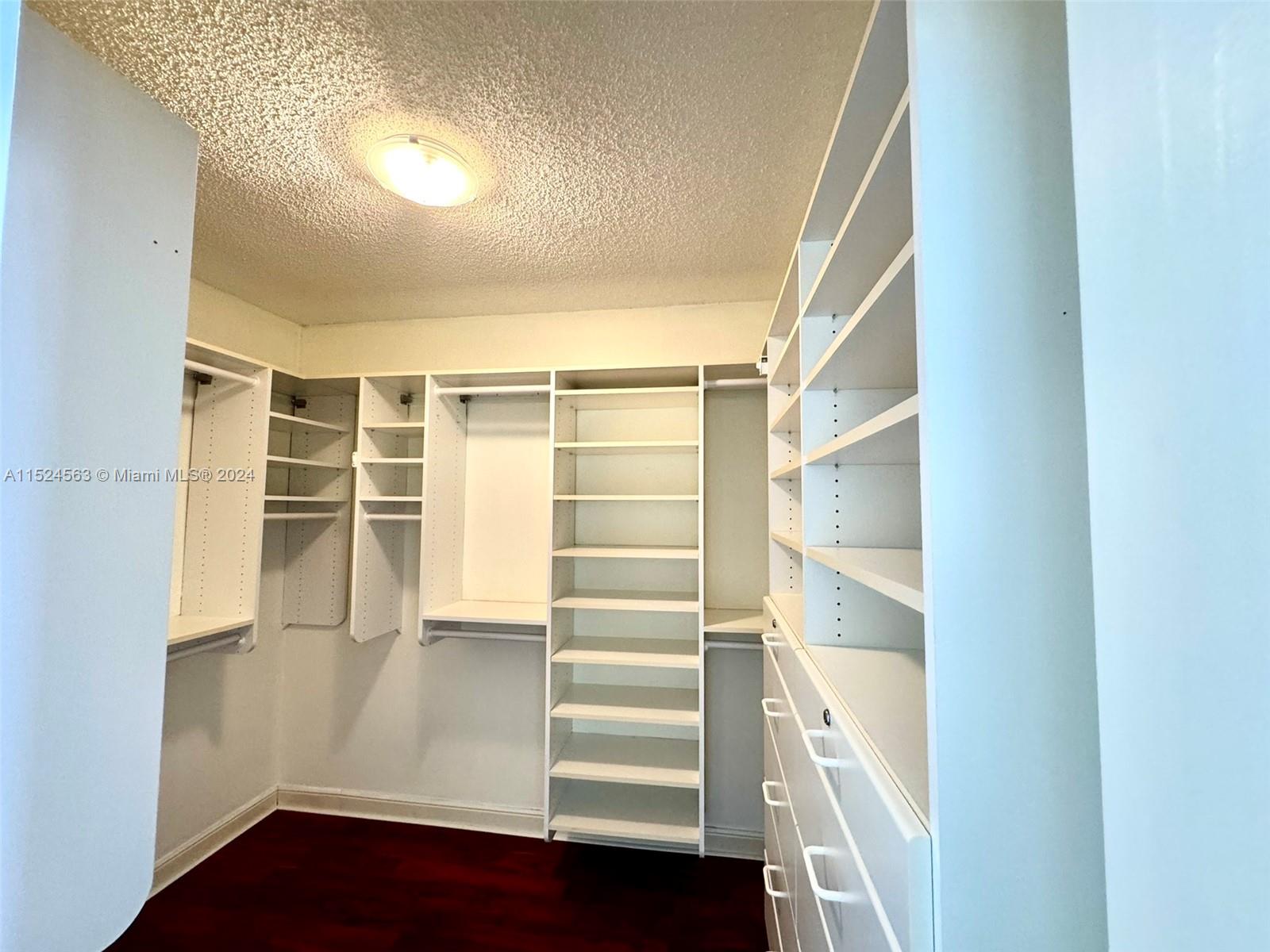 21205 Yacht Club Dr 2207, Aventura, Florida 33180, 2 Bedrooms Bedrooms, ,2 BathroomsBathrooms,Residentiallease,For Rent,21205 Yacht Club Dr 2207,A11524563