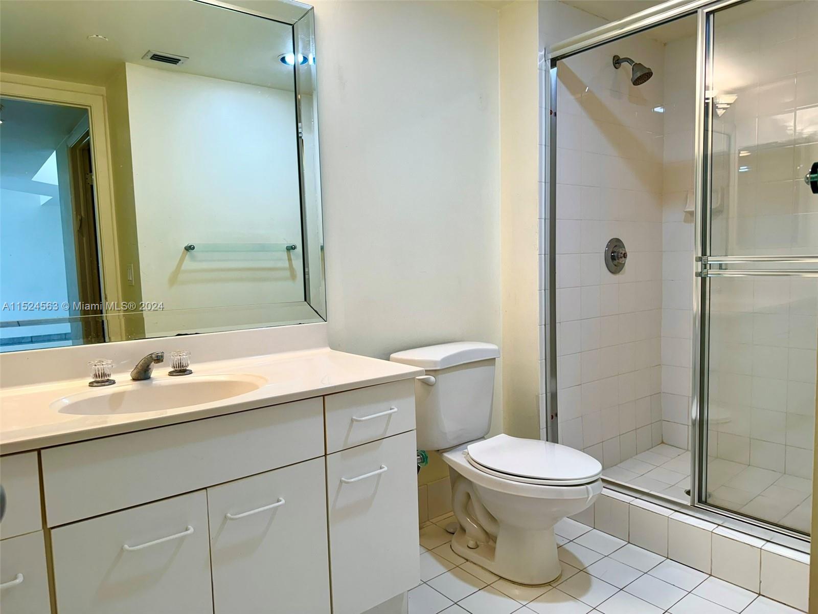 21205 Yacht Club Dr 2207, Aventura, Florida 33180, 2 Bedrooms Bedrooms, ,2 BathroomsBathrooms,Residentiallease,For Rent,21205 Yacht Club Dr 2207,A11524563