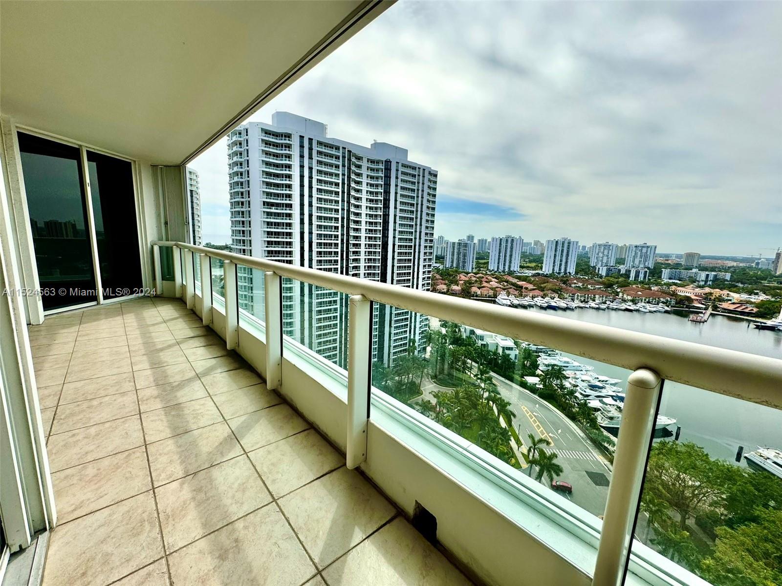 21205 Yacht Club Dr 2207, Aventura, Florida 33180, 2 Bedrooms Bedrooms, ,2 BathroomsBathrooms,Residentiallease,For Rent,21205 Yacht Club Dr 2207,A11524563