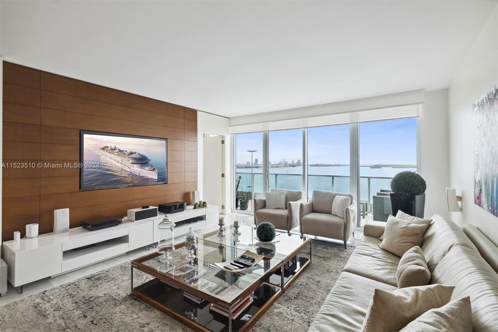 Uncover unmatched Biscayne Bay views from this gem in the Miami skyline. Enjoy vibrant living on spacious balconies, complemented by a private elevator foyer. The residence boasts an elegant kitchen, marble floors, Italian cabinetry, and top-tier appliances. Indulge in world-class amenities—bayfront pools, fitness center, spa, concierge, valet, and a sky-high club room. Perfectly located for easy access to dining and entertainment, bypassing Brickell traffic. Elevate your lifestyle with breathtaking views, luxury, and prime Miami living—a sophisticated sanctuary in the heart of the city.

Act quickly – seize the final opportunity for a three-bedroom residence in the building. Don't miss out.