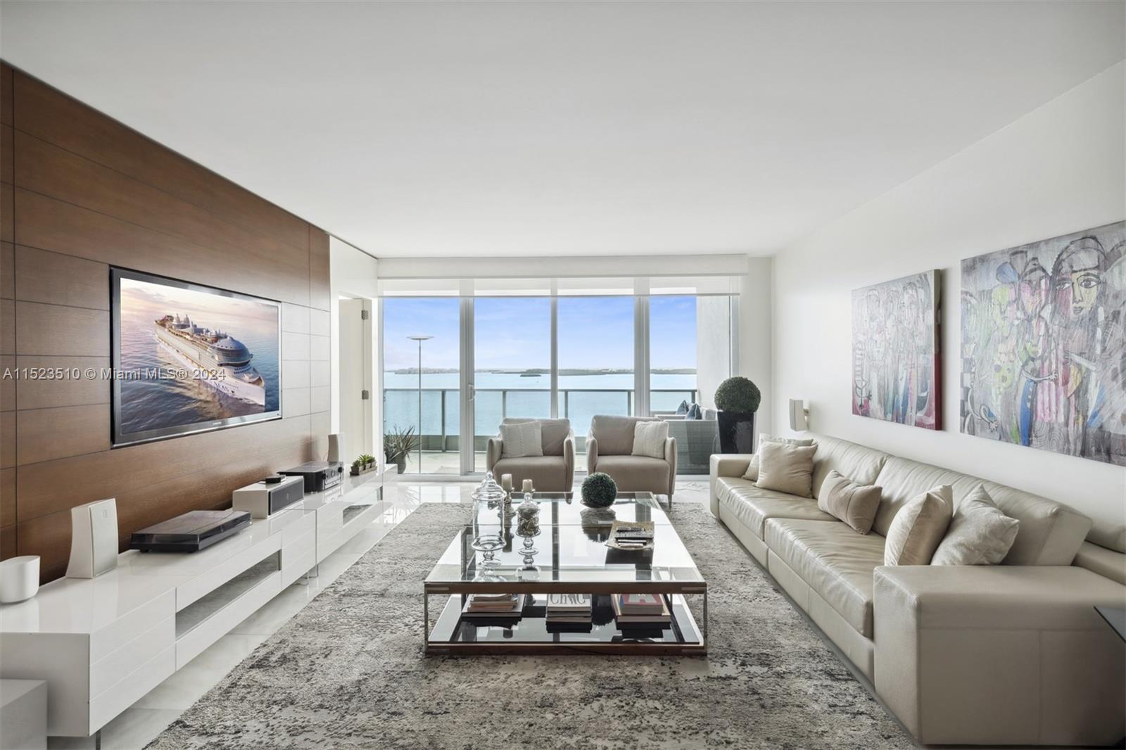 Uncover unmatched Biscayne Bay views from this gem in the Miami skyline. Enjoy vibrant living on spacious balconies, complemented by a private elevator foyer. The residence boasts an elegant kitchen, marble floors, Italian cabinetry, and top-tier appliances. Indulge in world-class amenities—bayfront pools, fitness center, spa, concierge, valet, and a sky-high club room. Perfectly located for easy access to dining and entertainment, bypassing Brickell traffic. Elevate your lifestyle with breathtaking views, luxury, and prime Miami living—a sophisticated sanctuary in the heart of the city.

Act quickly – seize the final opportunity for a three-bedroom residence in the building. Don't miss out.
