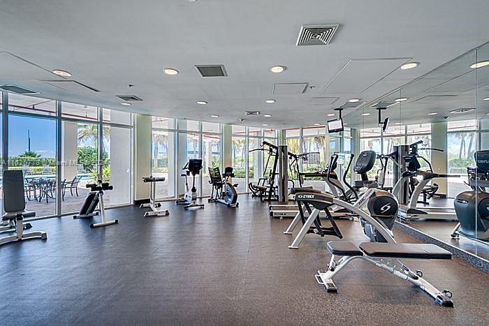 6515 Collins Ave 805, Miami Beach, Florida 33141, 1 Bedroom Bedrooms, ,1 BathroomBathrooms,Residentiallease,For Rent,6515 Collins Ave 805,A11525773