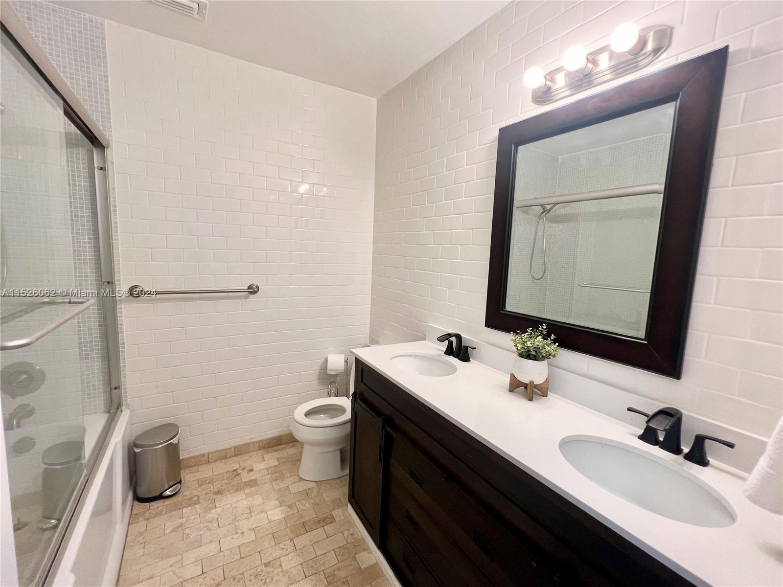 16570 35th Ave, North Miami Beach, FL, 33160 United States, 4 Bedrooms Bedrooms, ,4 BathroomsBathrooms,Residential,For Sale,35th Ave,A11526062