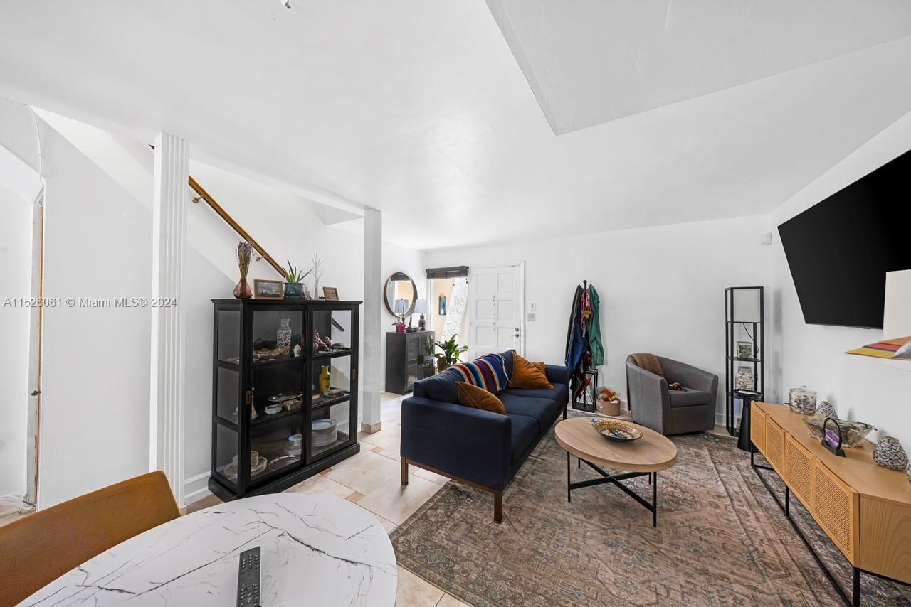 8821 NE 4th Ave Rd, Miami Shores, Florida 33138, 2 Bedrooms Bedrooms, 1 Room Rooms,1 BathroomBathrooms,Residential,For Sale,8821 NE 4th Ave Rd,A11526061