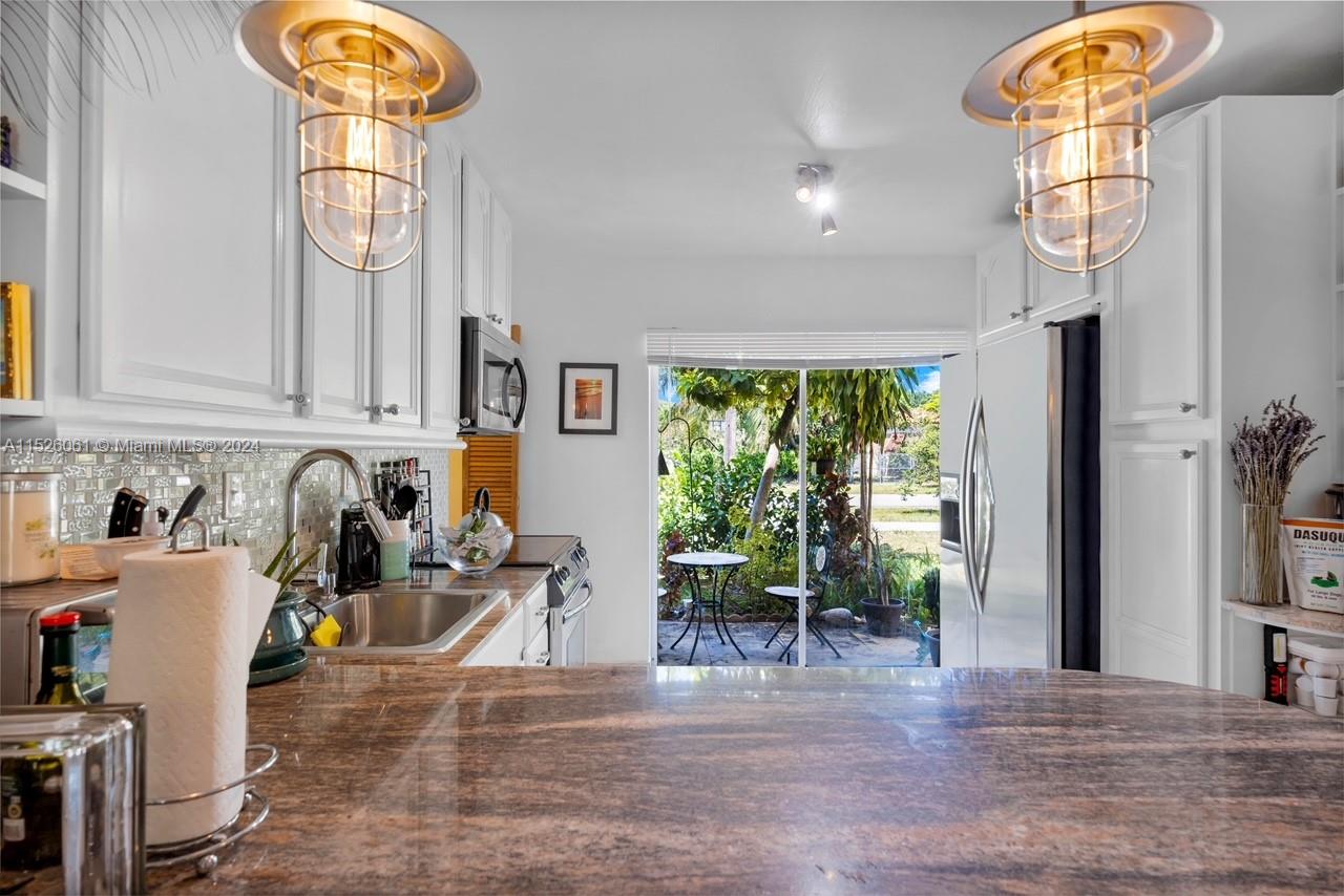 8821 NE 4th Ave Rd, Miami Shores, Florida 33138, 2 Bedrooms Bedrooms, 1 Room Rooms,1 BathroomBathrooms,Residential,For Sale,8821 NE 4th Ave Rd,A11526061