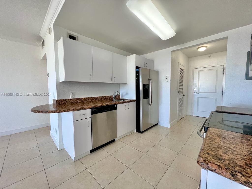 401 69th St 1403, Miami Beach, Florida 33141, ,1 BathroomBathrooms,Residentiallease,For Rent,401 69th St 1403,A11509143