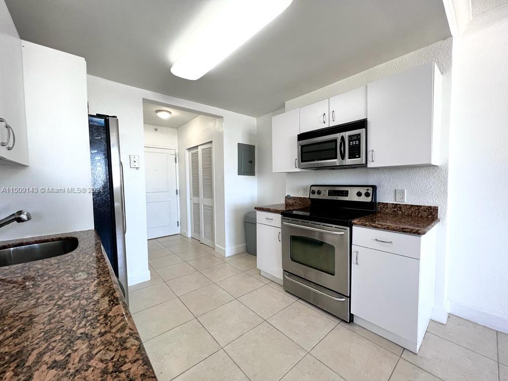 401 69th St 1403, Miami Beach, Florida 33141, ,1 BathroomBathrooms,Residentiallease,For Rent,401 69th St 1403,A11509143