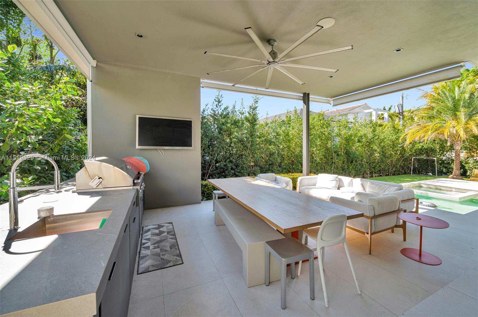 310 Redwood Ln, Key Biscayne, FL, 33149 United States, 6 Bedrooms Bedrooms, ,5 BathroomsBathrooms,Residential,For Sale,Redwood Ln,A11519829