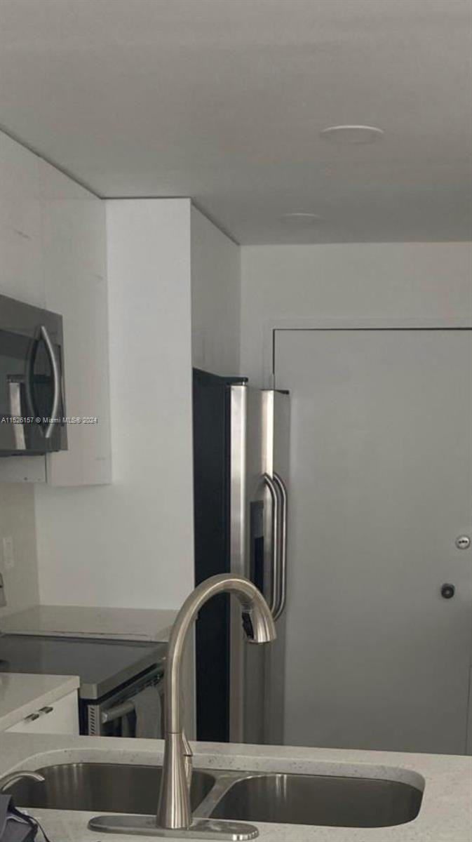5555 Collins Ave 14C, Miami Beach, Florida 33140, 1 Bedroom Bedrooms, ,1 BathroomBathrooms,Residentiallease,For Rent,5555 Collins Ave 14C,A11526157