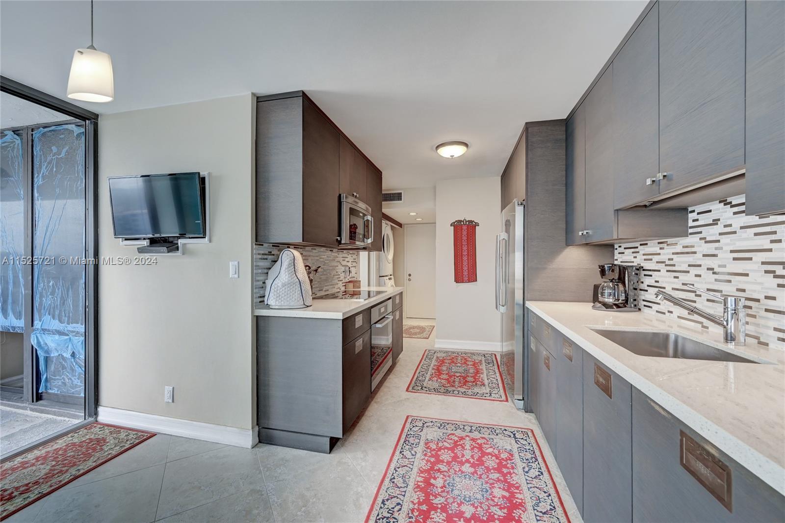 936 Intracoastal Dr, Fort Lauderdale, FL, 33304 United States, 2 Bedrooms Bedrooms, ,2 BathroomsBathrooms,Residential,For Sale,Intracoastal Dr,A11525721